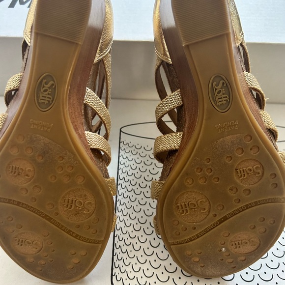 Gold sofft shoes . Wedges - Picture 6 of 7